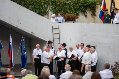 OBČINSKO PRIZNANJE ZA DVA DIRIGENTA, HIŠNIKA, MEDICINSKO SESTRO, ZGODOVINARJA IN PEVSKI ZBOR 42